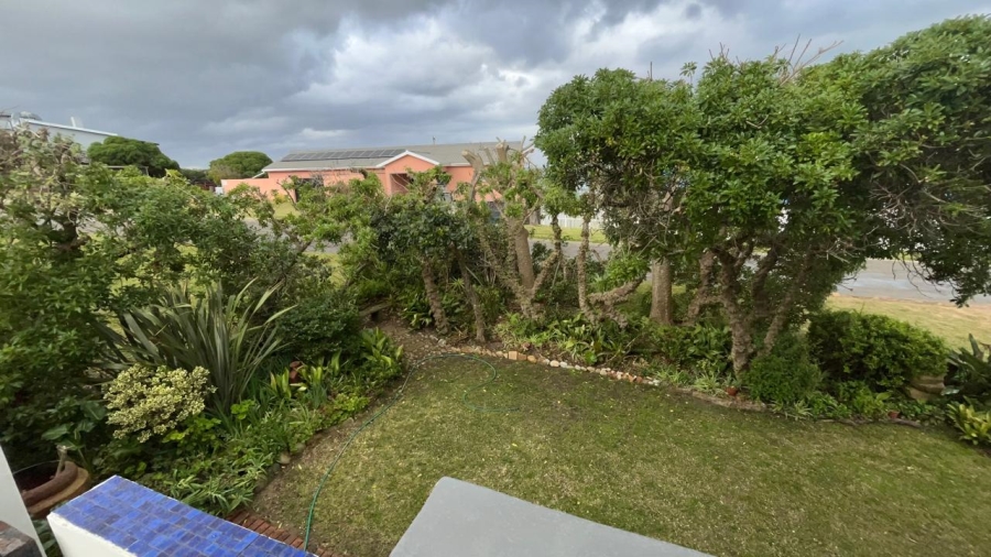 6 Bedroom Property for Sale in Oyster Bay Eastern Cape